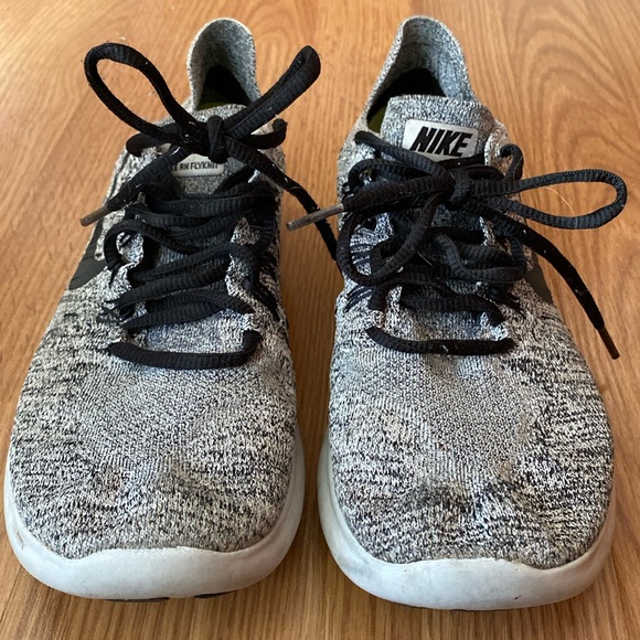 ❤️ Nike Free RN Fly Knit Sneakers Grey Black Size 8 1/2 - Picture 6 of 9
